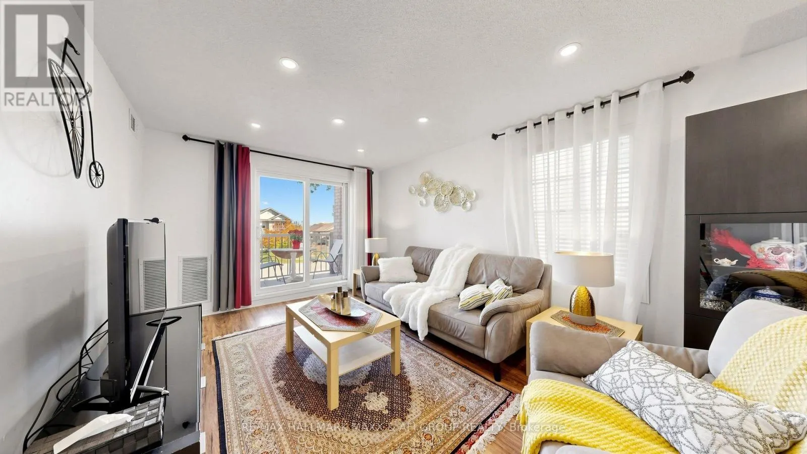 2 - 92 PETRA WAY
