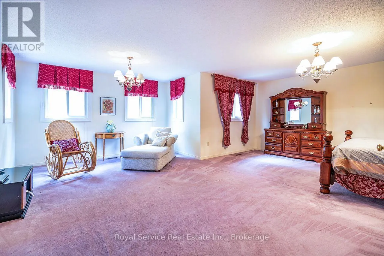 516 PALMTREE CRESCENT