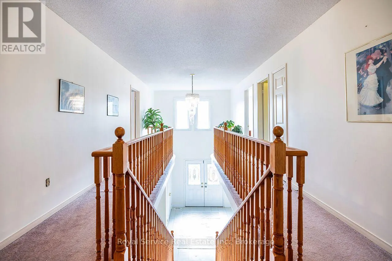 516 PALMTREE CRESCENT