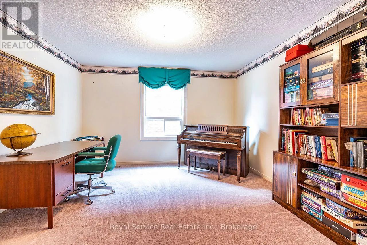 516 PALMTREE CRESCENT
