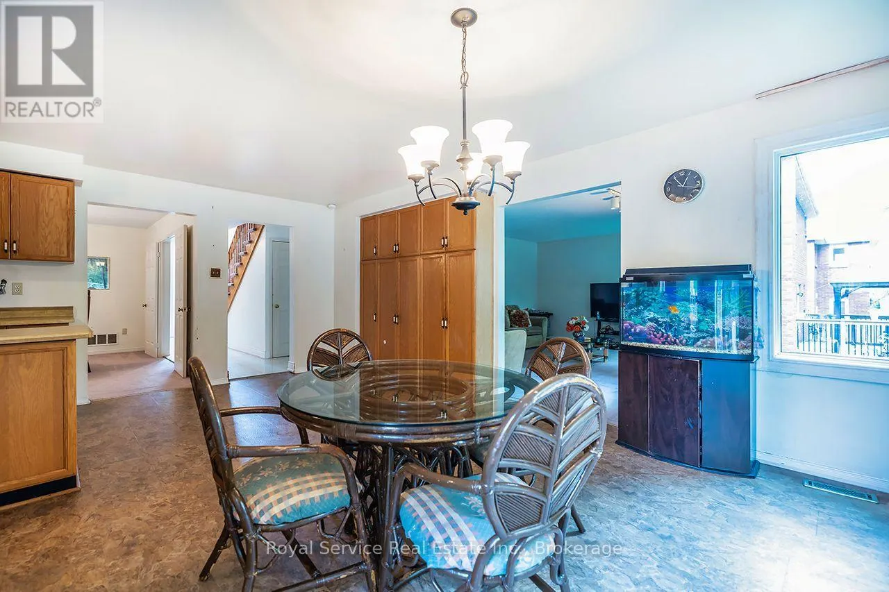 516 PALMTREE CRESCENT