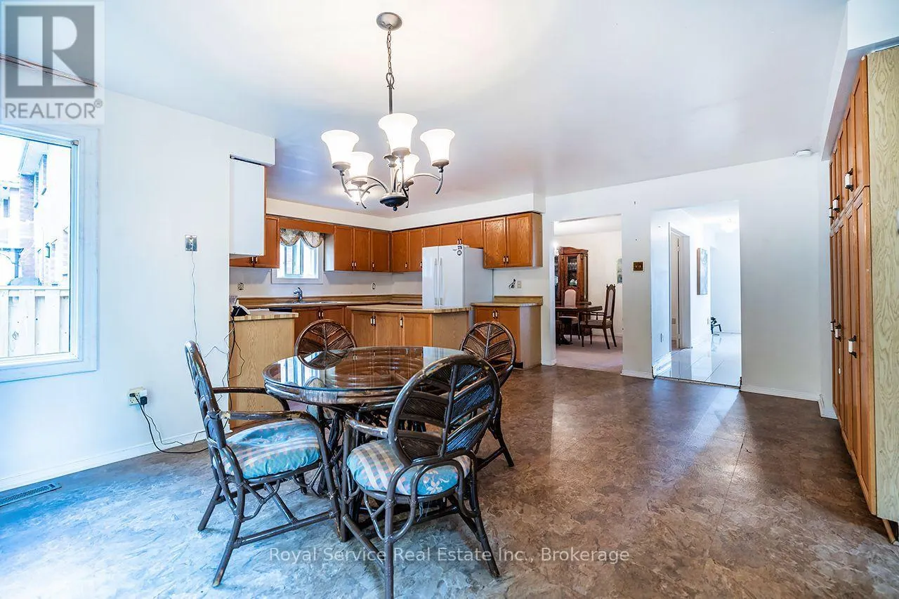 516 PALMTREE CRESCENT