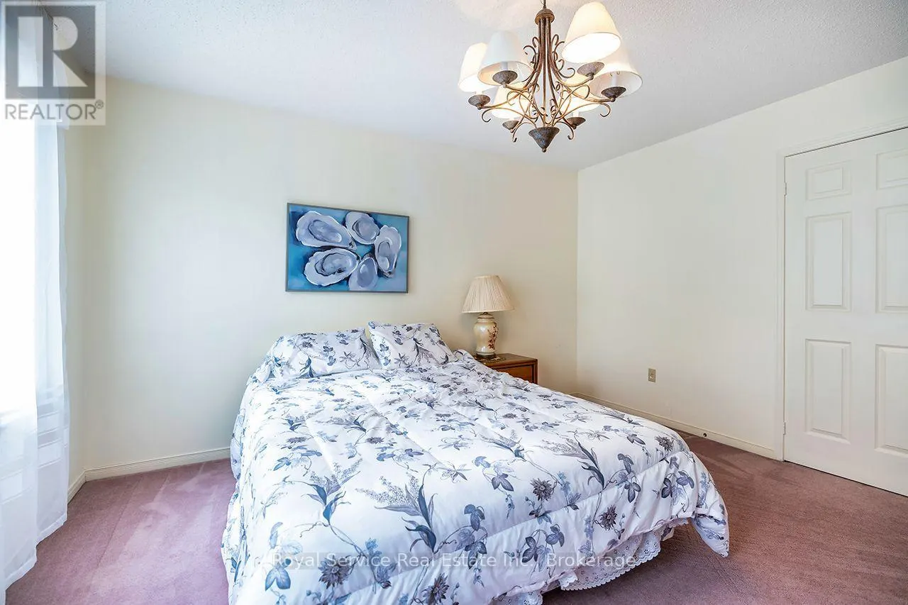 516 PALMTREE CRESCENT