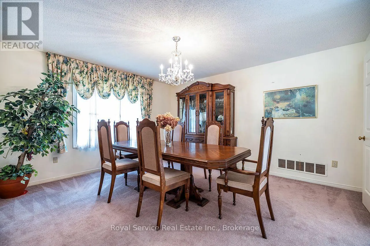 516 PALMTREE CRESCENT