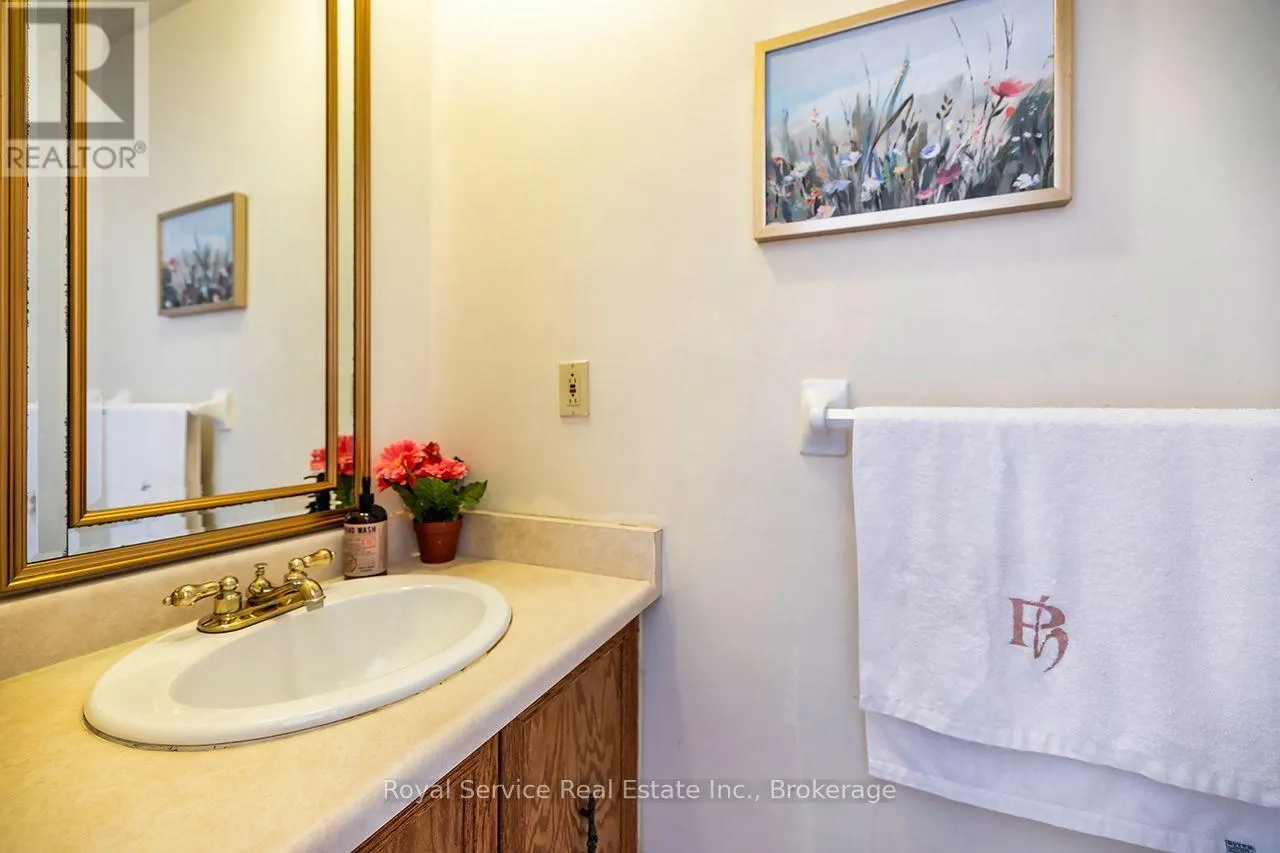 516 PALMTREE CRESCENT