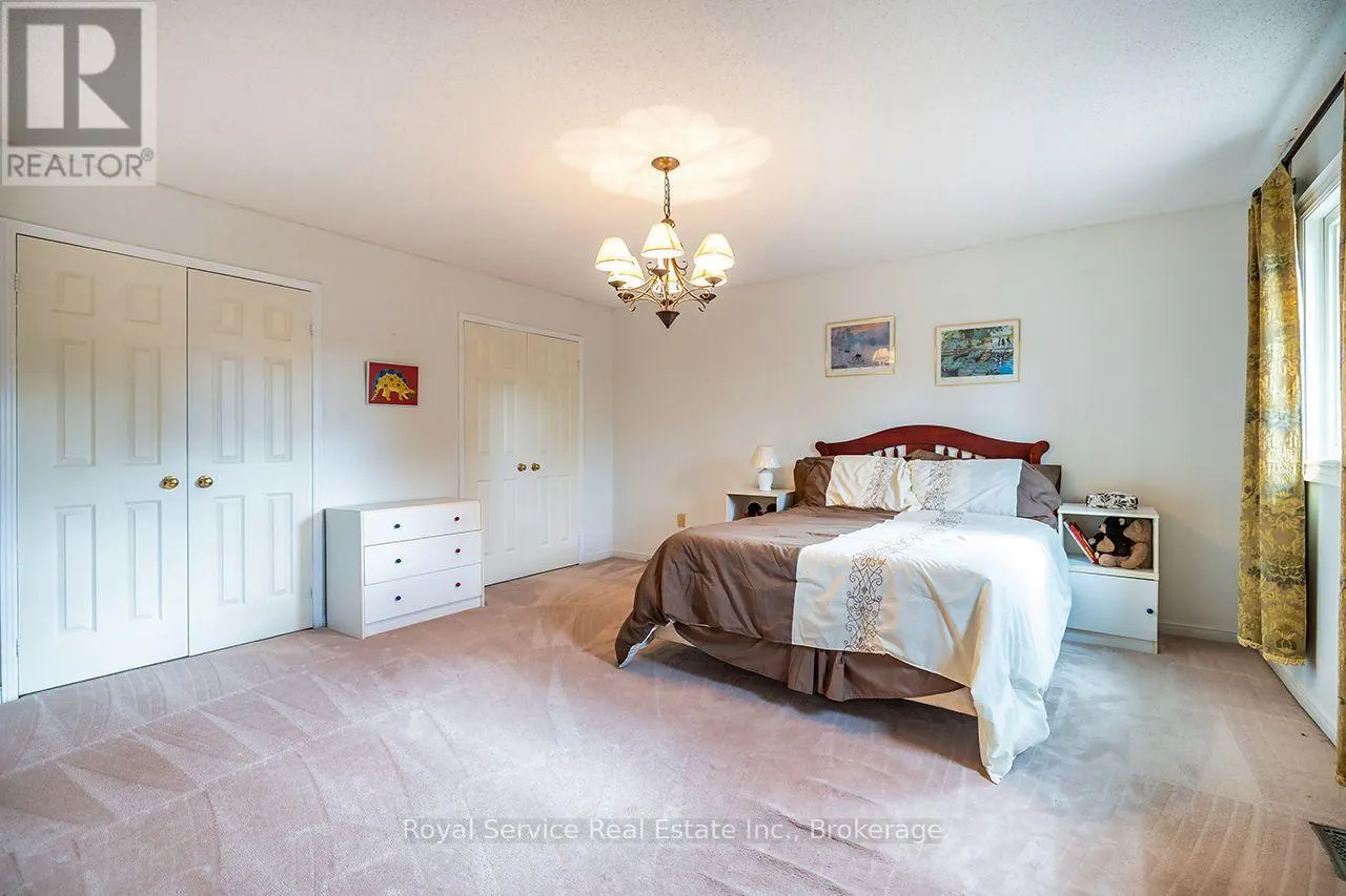 516 PALMTREE CRESCENT