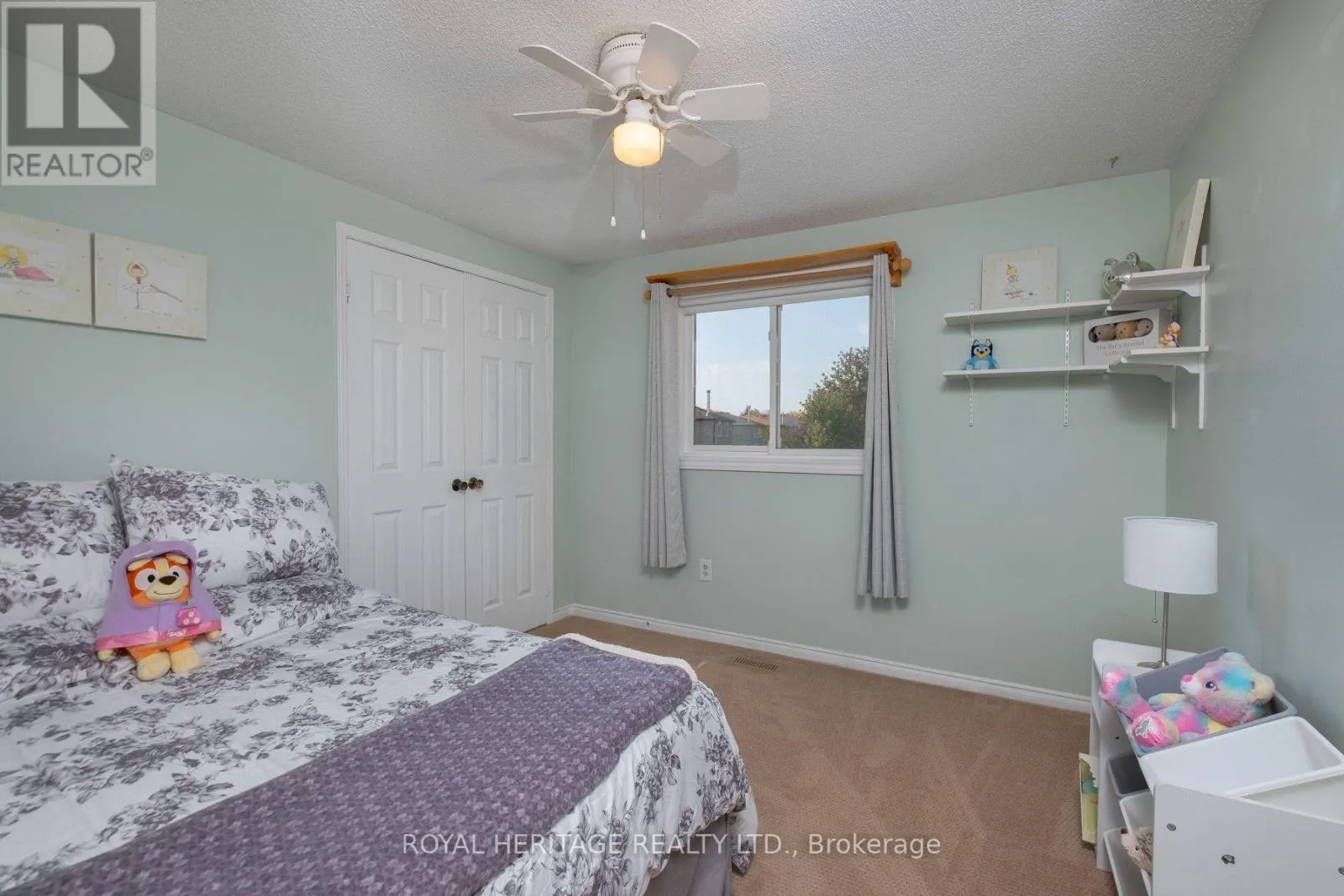 8 DAKIN DRIVE