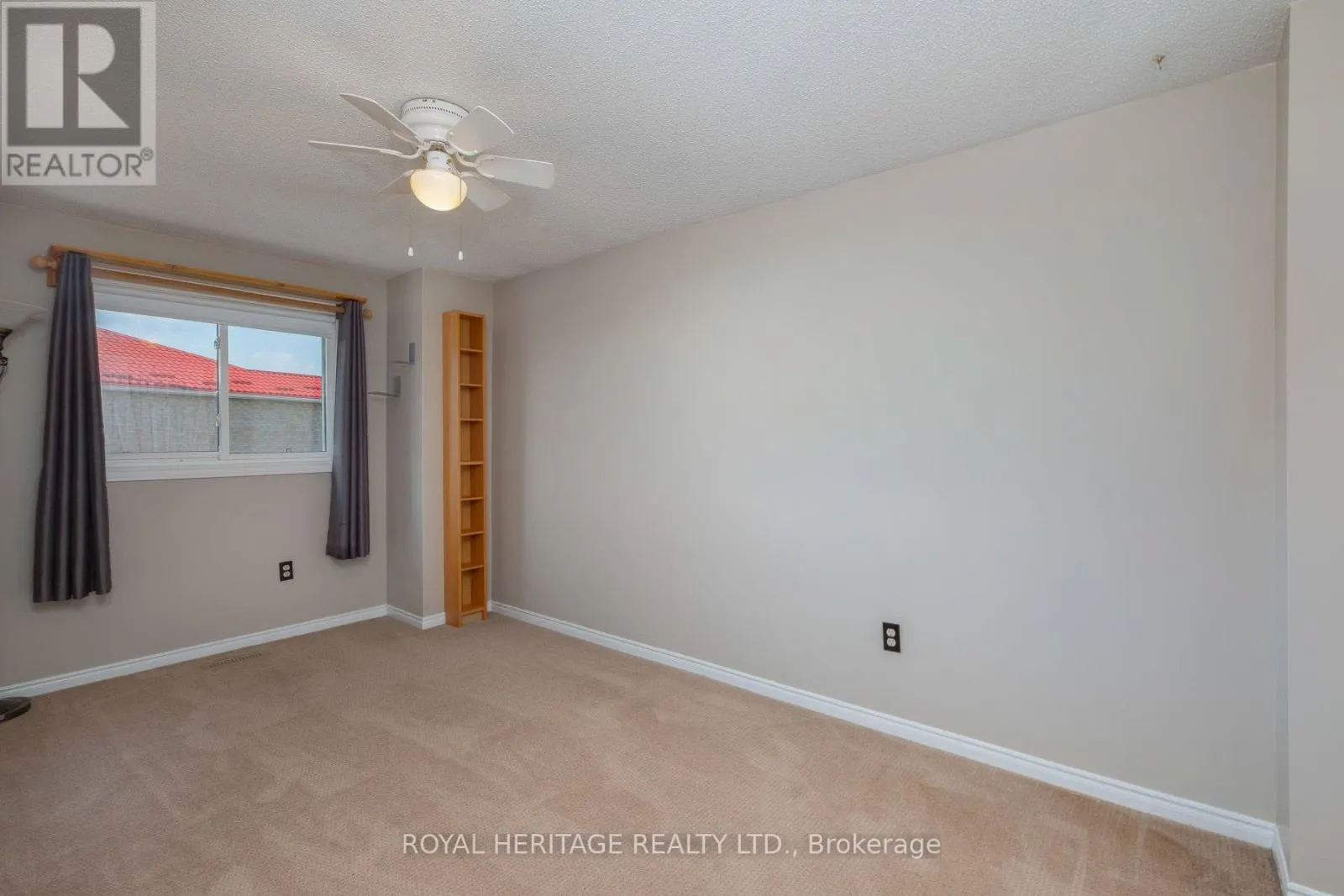 8 DAKIN DRIVE