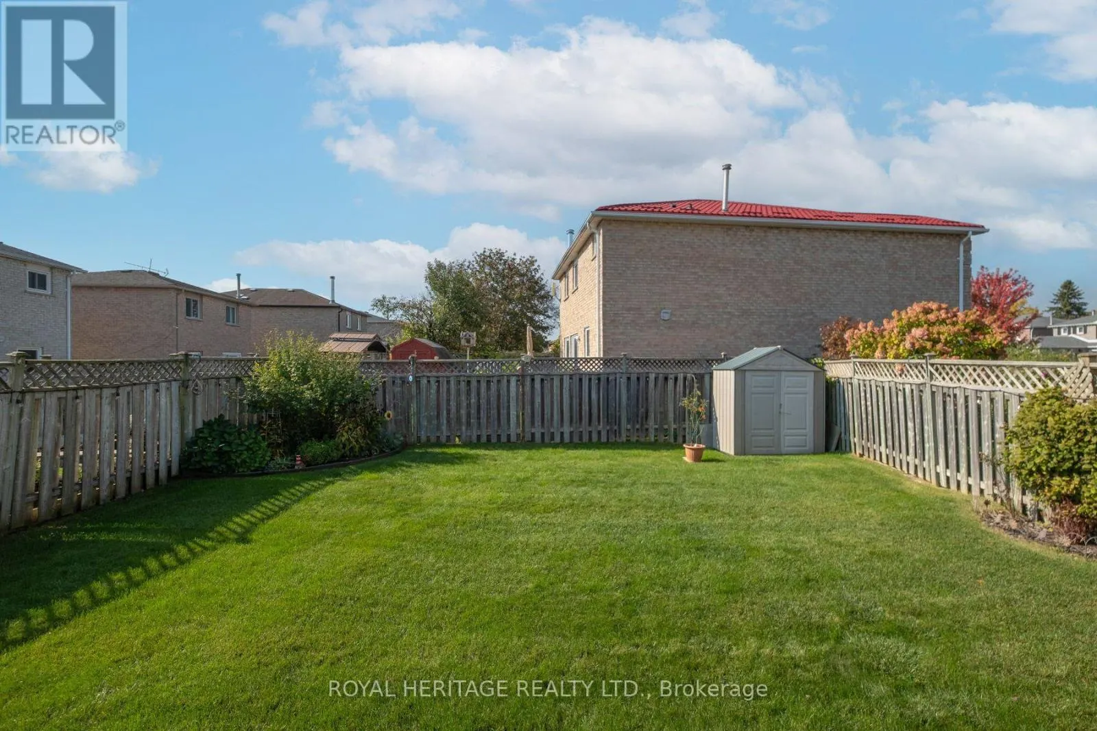 8 DAKIN DRIVE