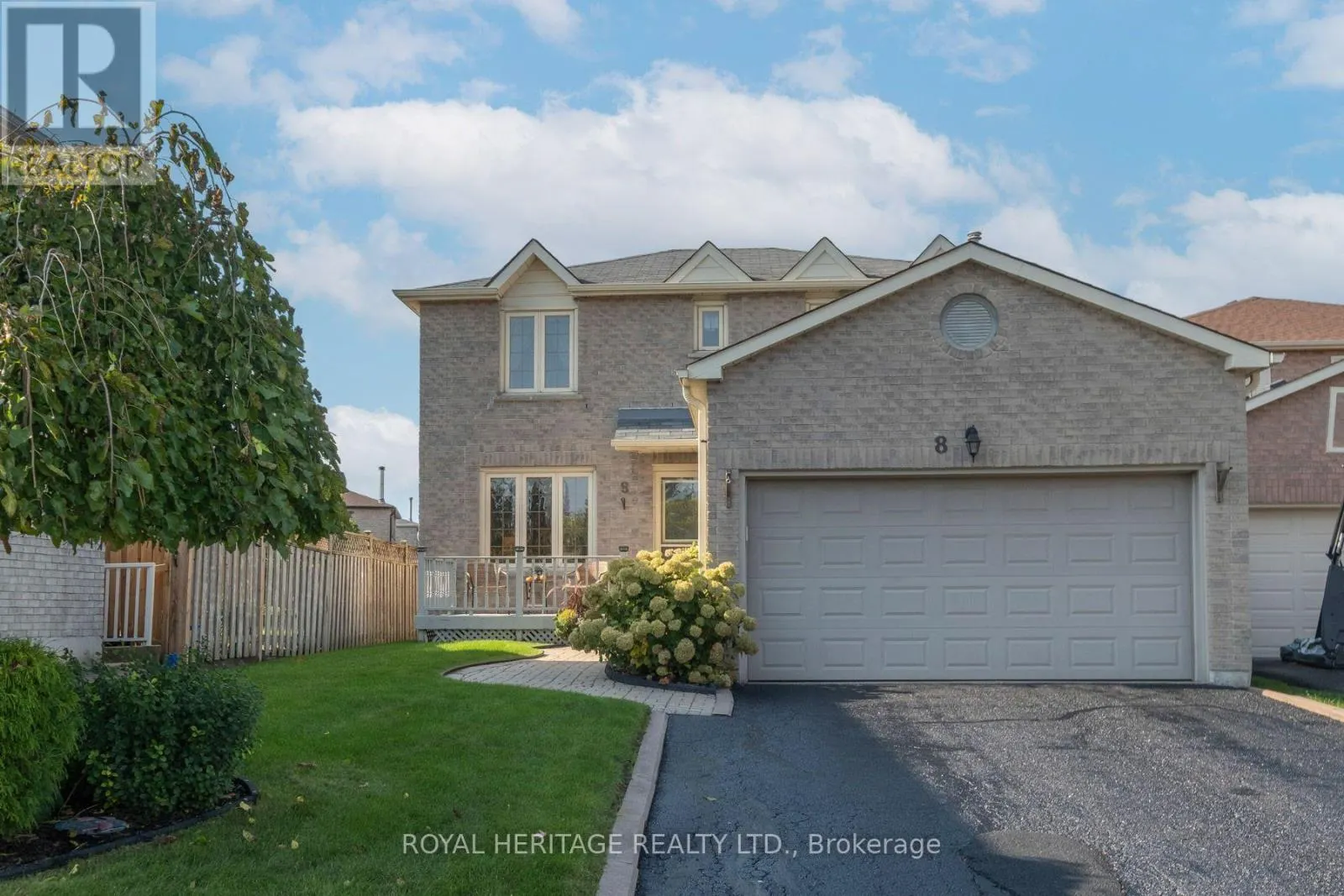 8 DAKIN DRIVE