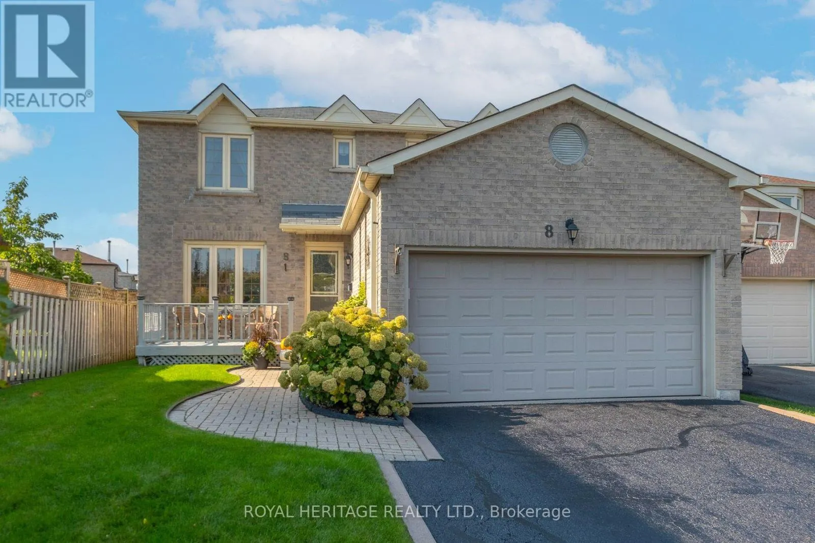 8 DAKIN DRIVE