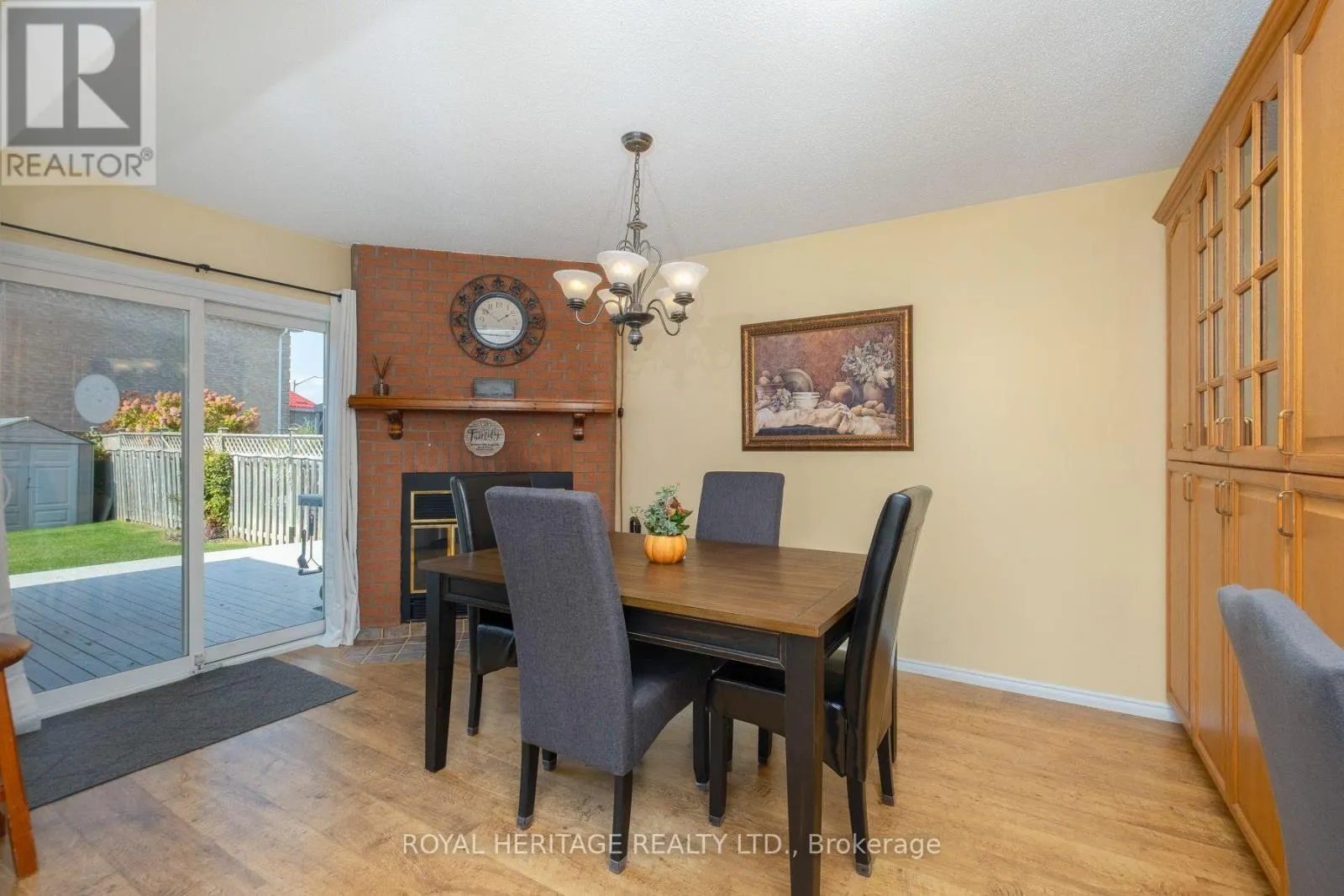 8 DAKIN DRIVE