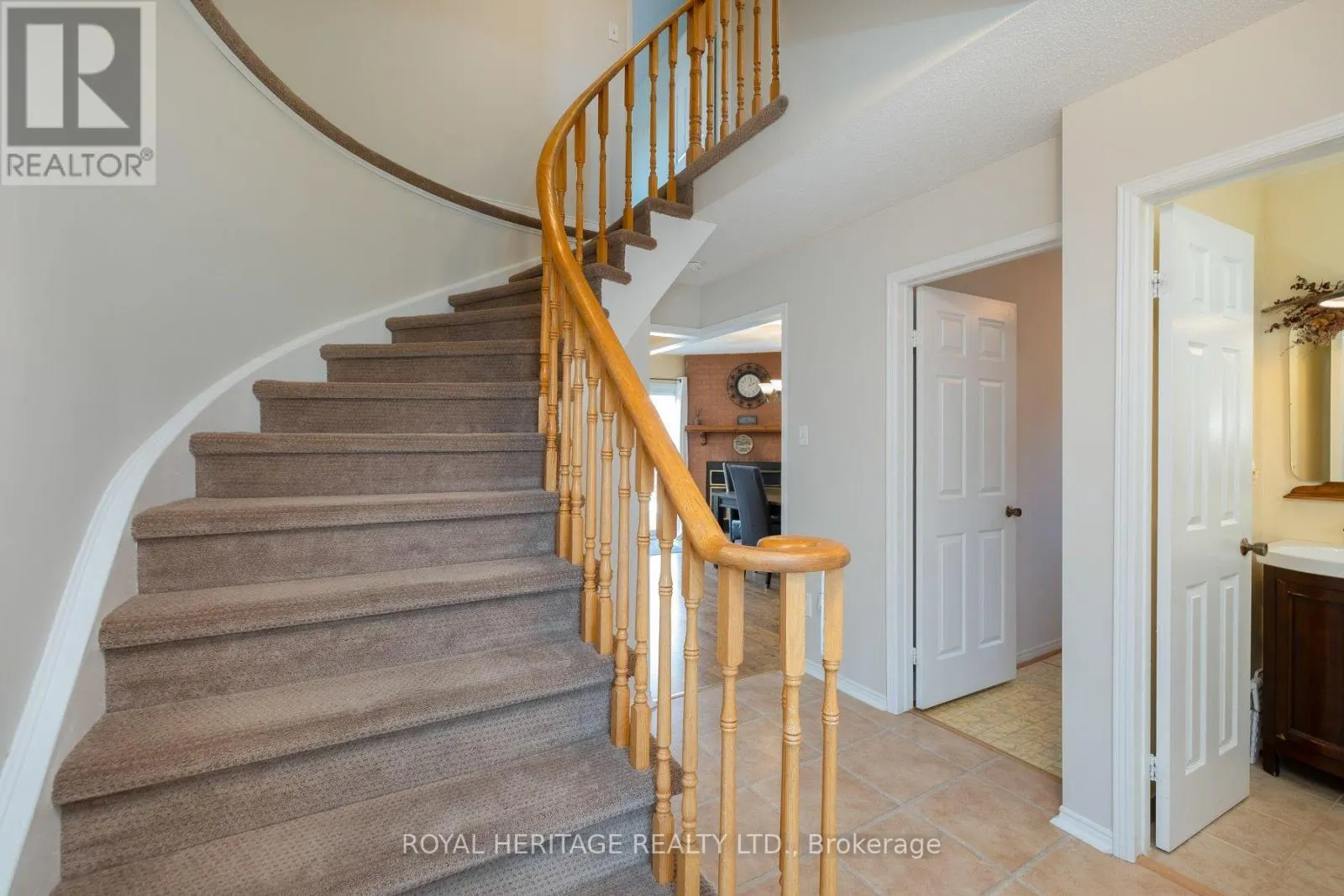 8 DAKIN DRIVE