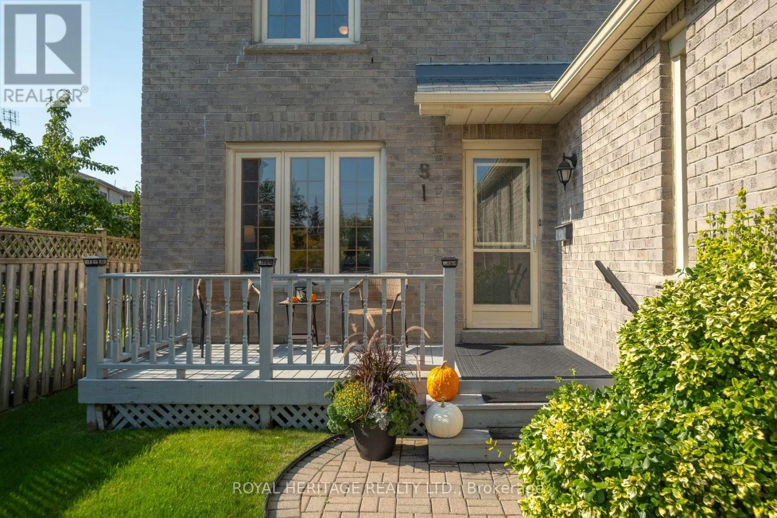8 DAKIN DRIVE
