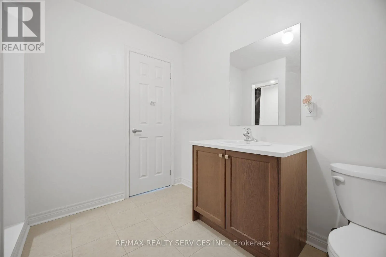 1221 JIM BREWSTER CIRCLE