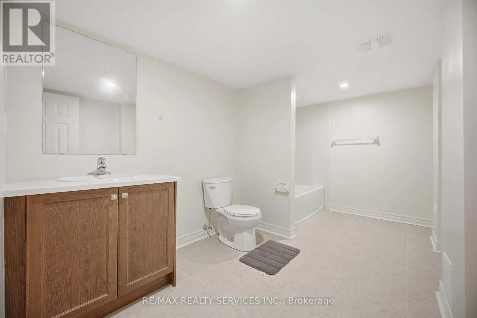 1221 JIM BREWSTER CIRCLE