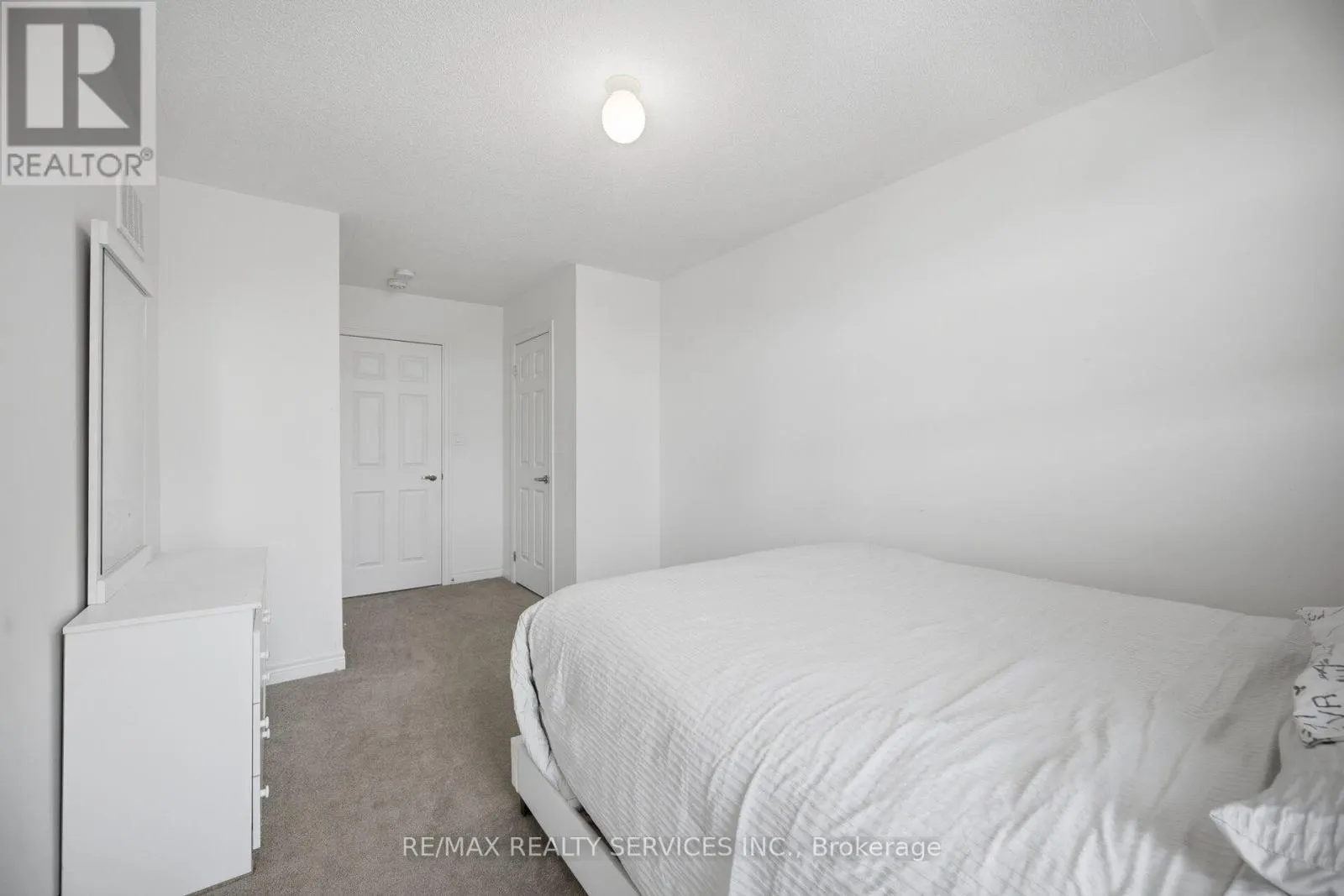 1221 JIM BREWSTER CIRCLE