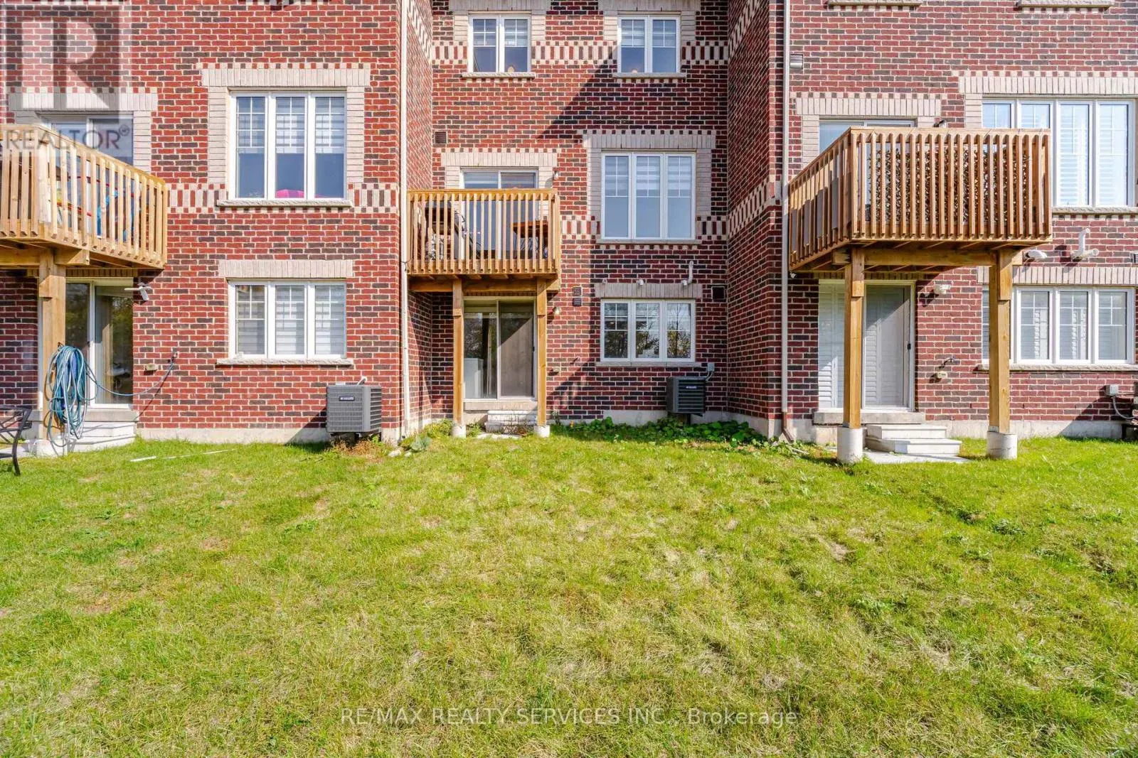1221 JIM BREWSTER CIRCLE