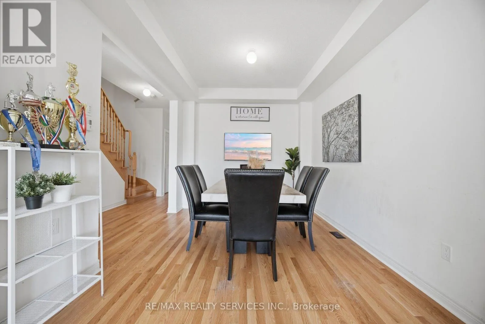 1221 JIM BREWSTER CIRCLE