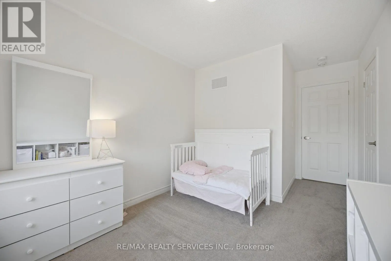 1221 JIM BREWSTER CIRCLE