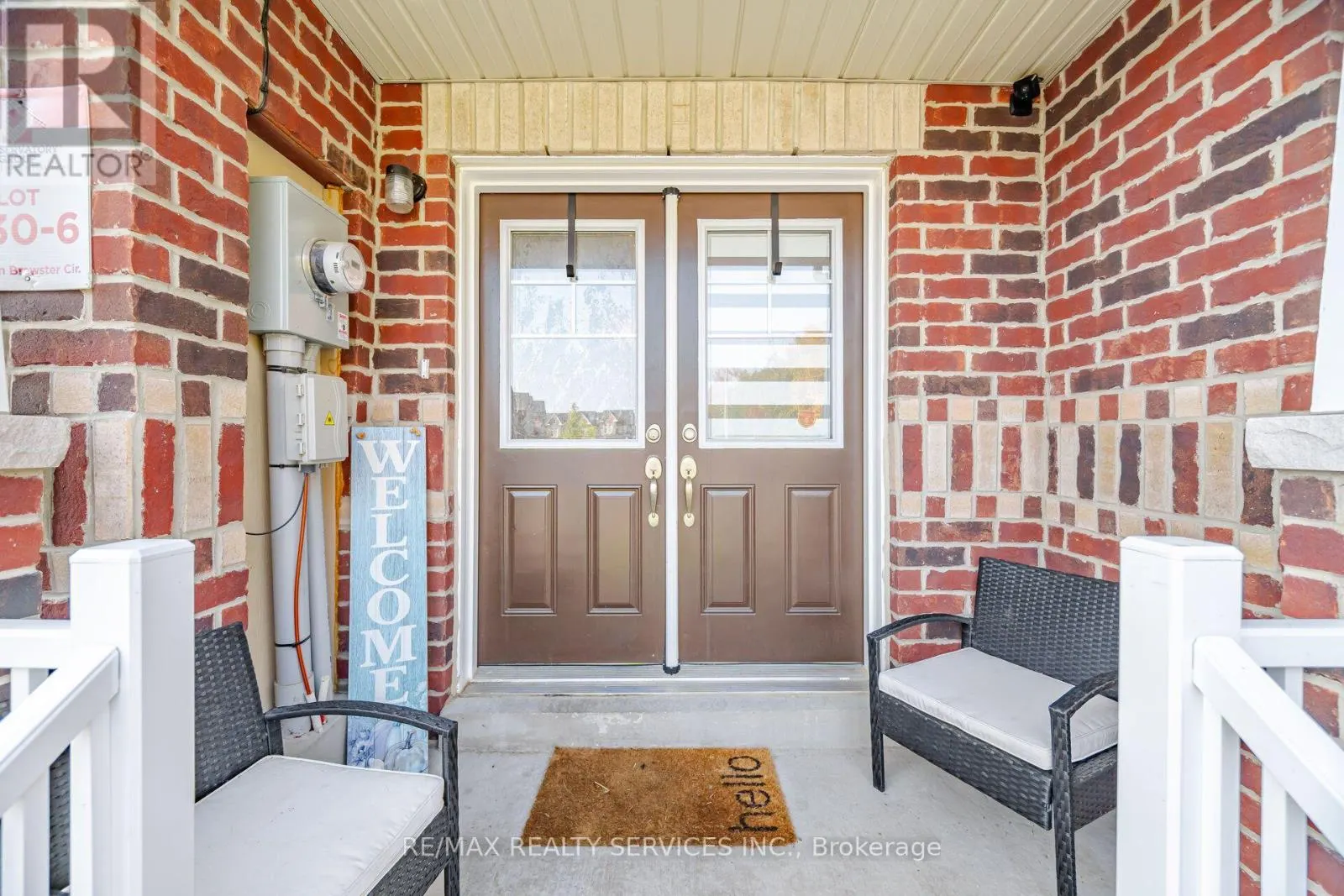 1221 JIM BREWSTER CIRCLE