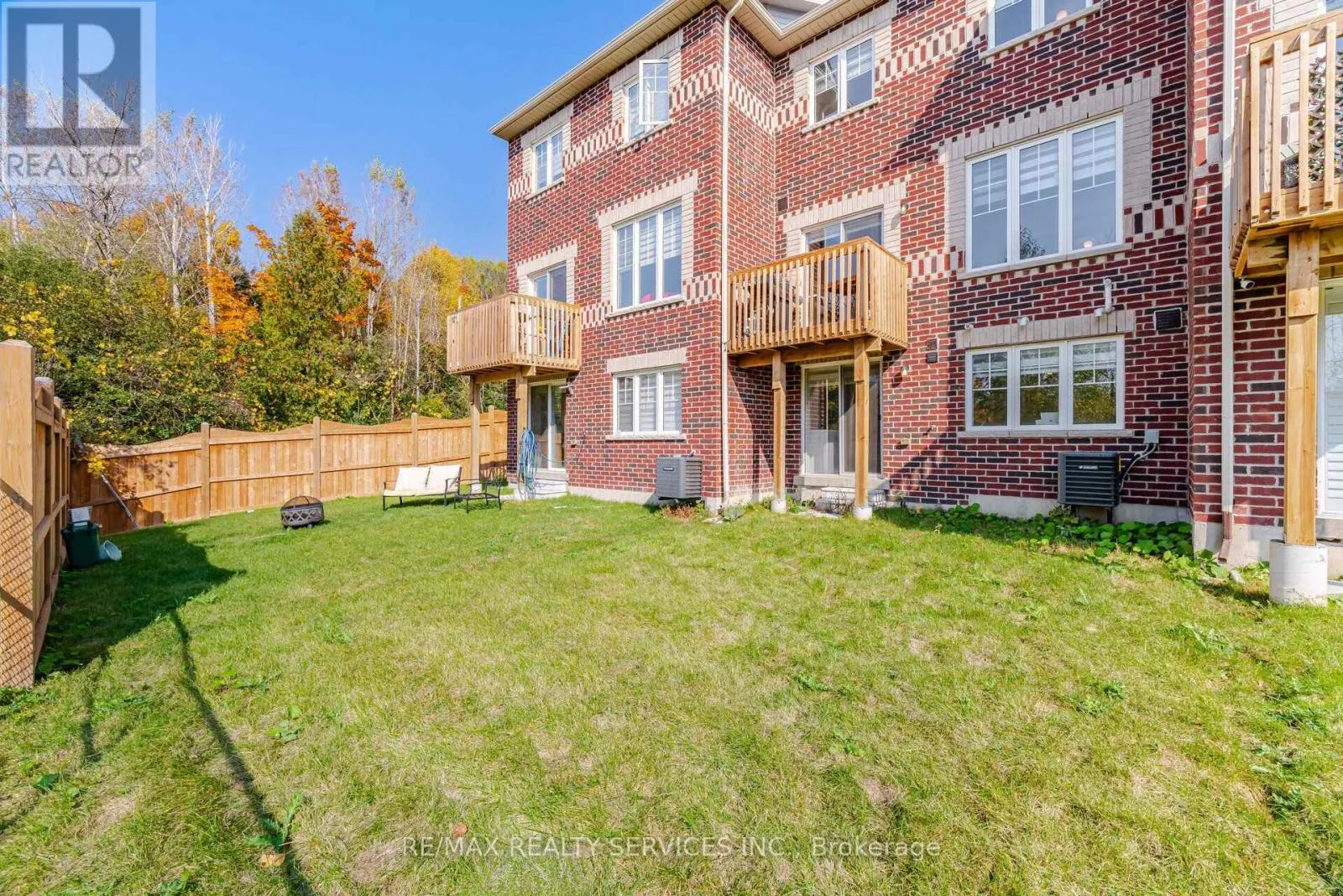 1221 JIM BREWSTER CIRCLE