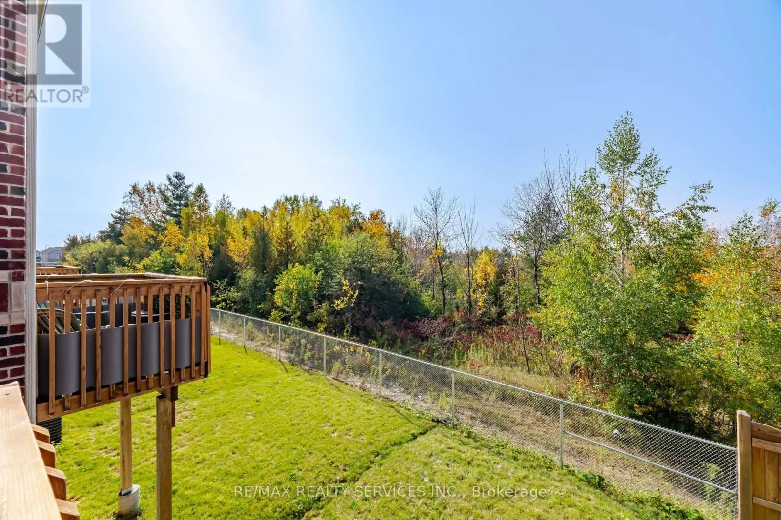 1221 JIM BREWSTER CIRCLE