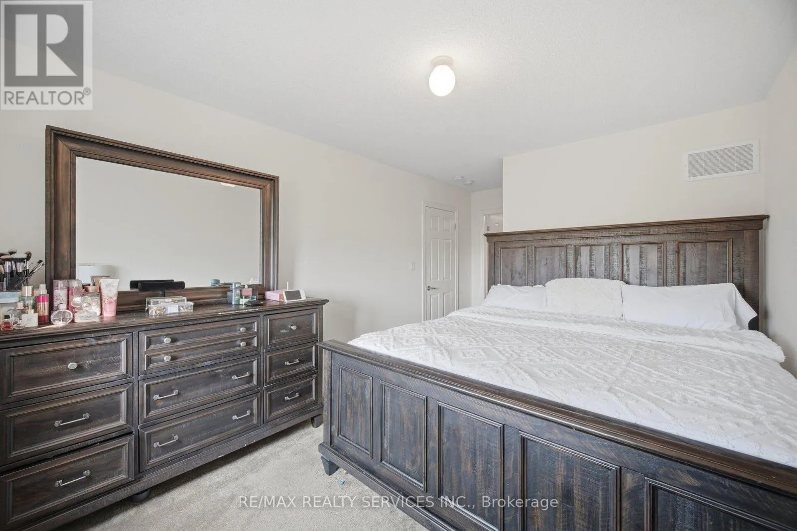1221 JIM BREWSTER CIRCLE