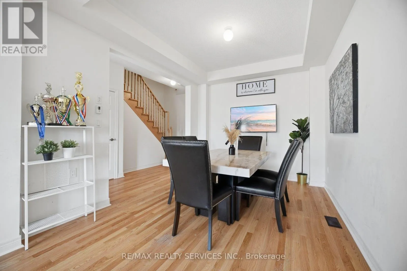1221 JIM BREWSTER CIRCLE