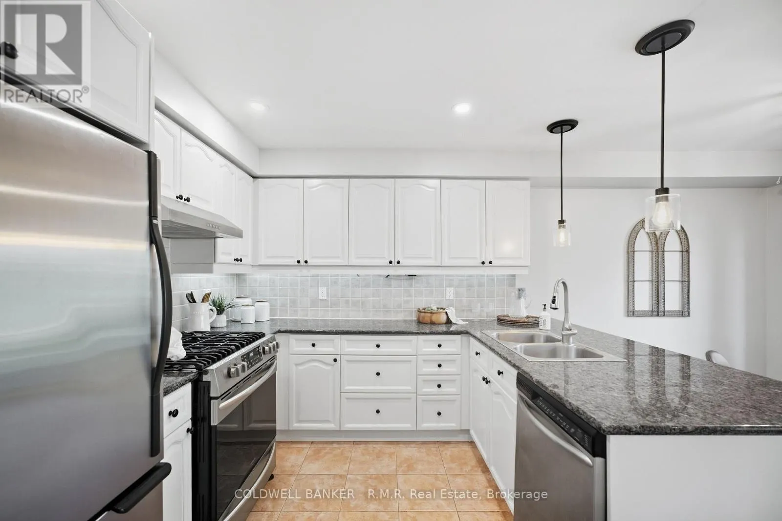6 MERCHANTS AVENUE