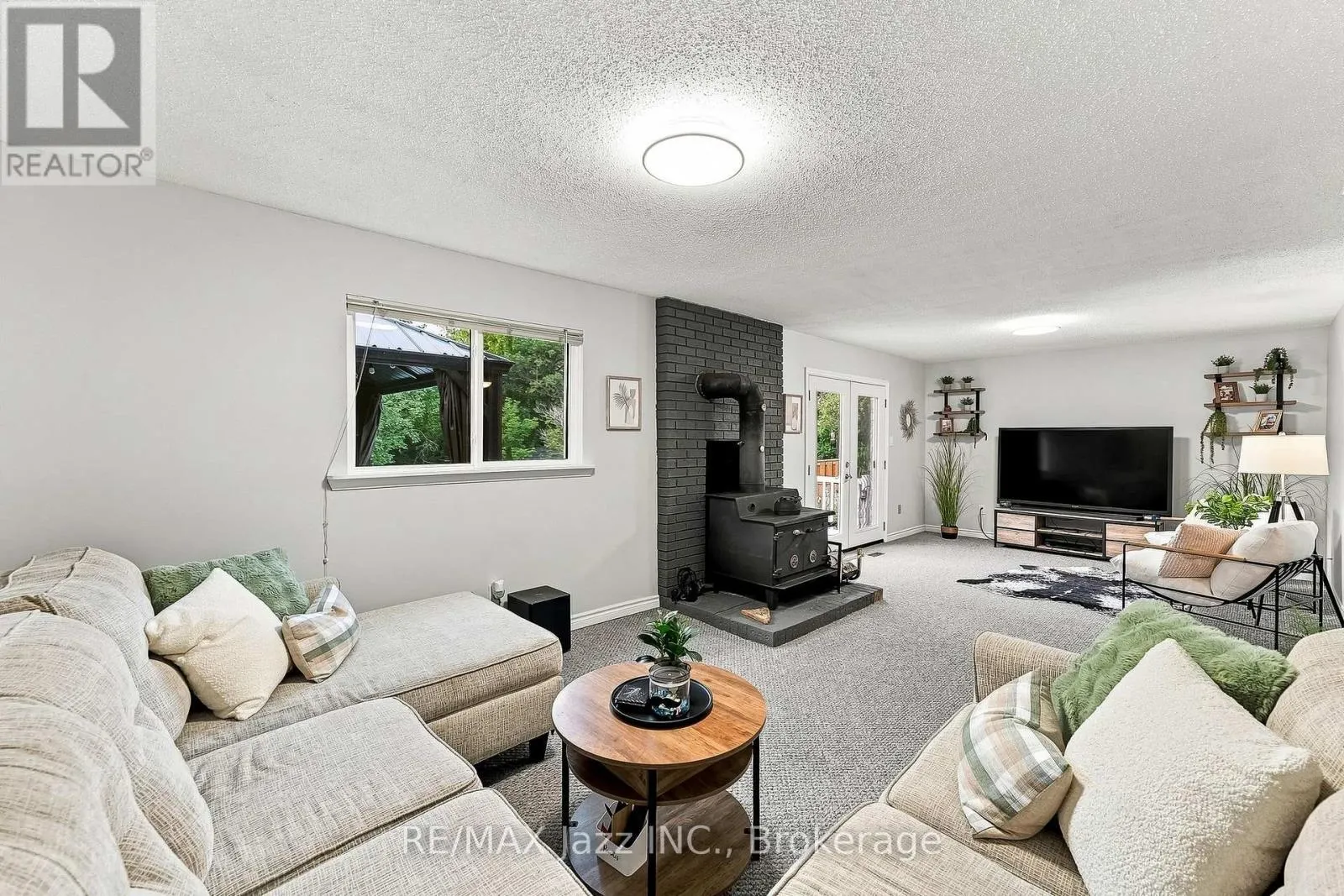 76 CHESTER CRESCENT