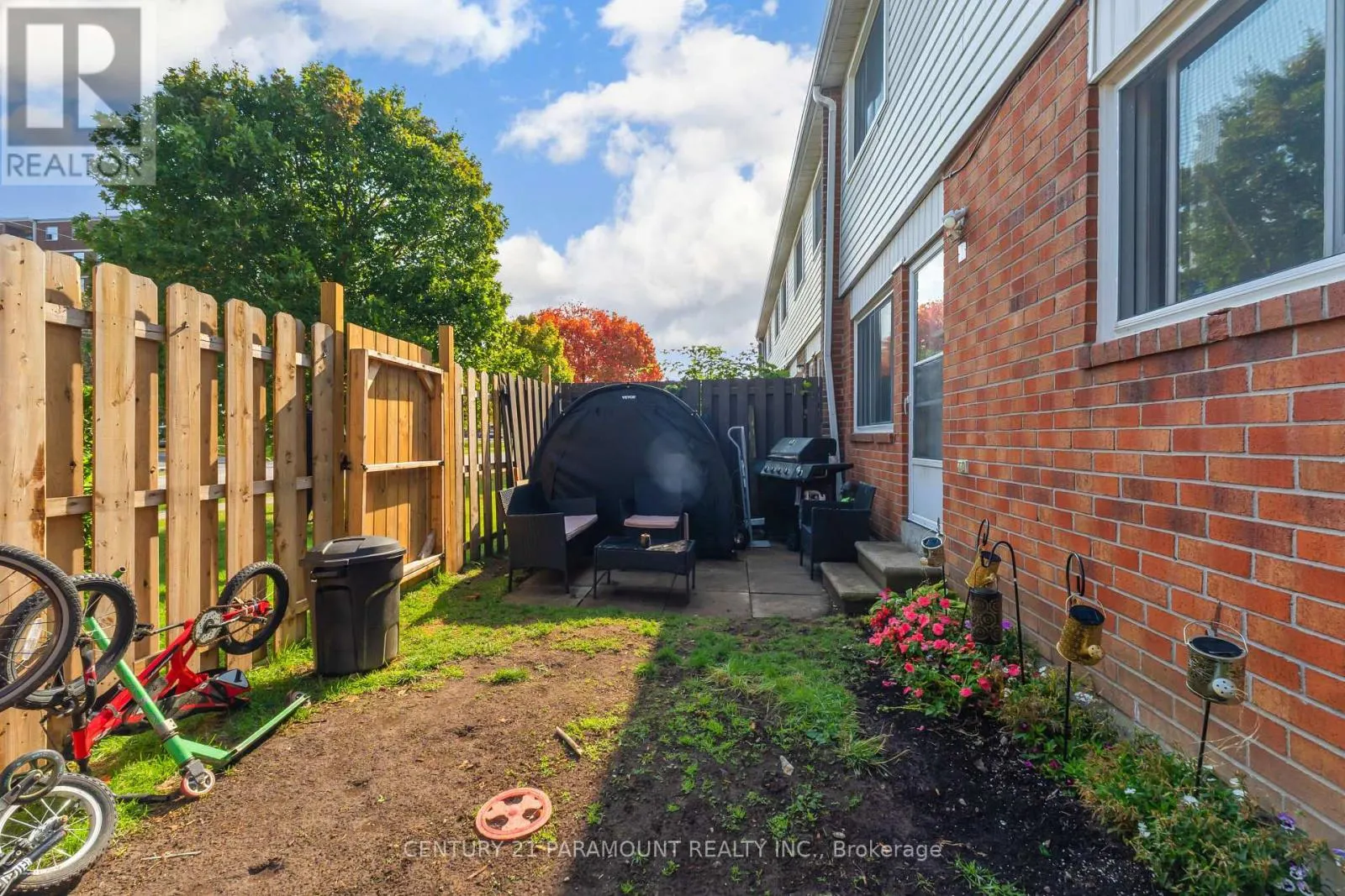 116 - 1010 GLEN STREET