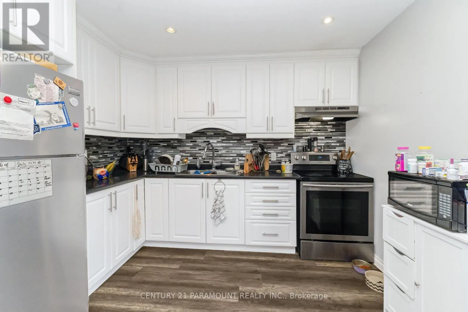 116 - 1010 GLEN STREET