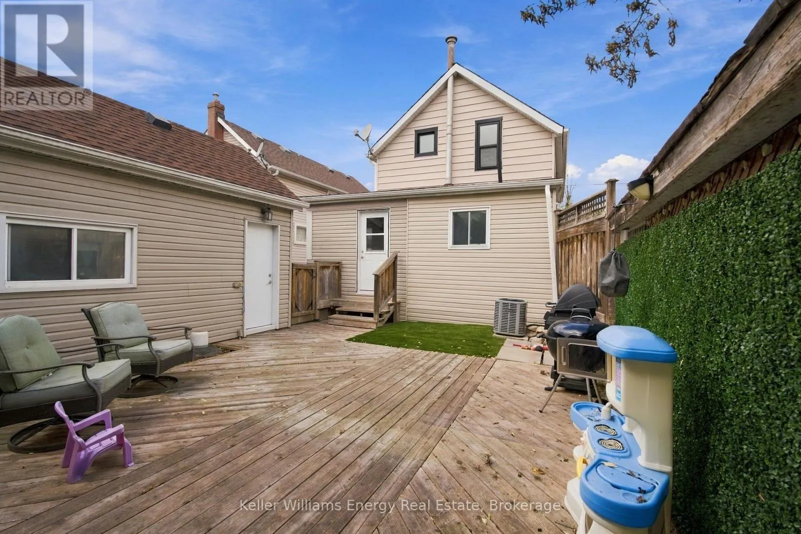123 BARRIE AVENUE