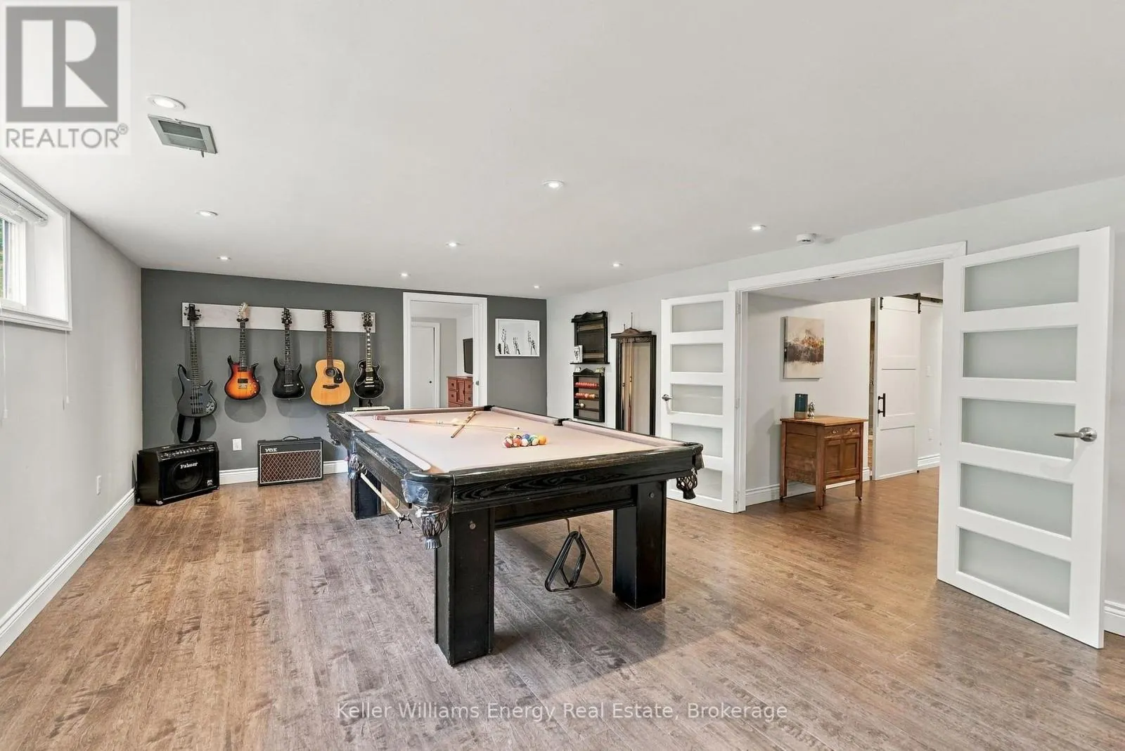 950 SWISS HEIGHTS