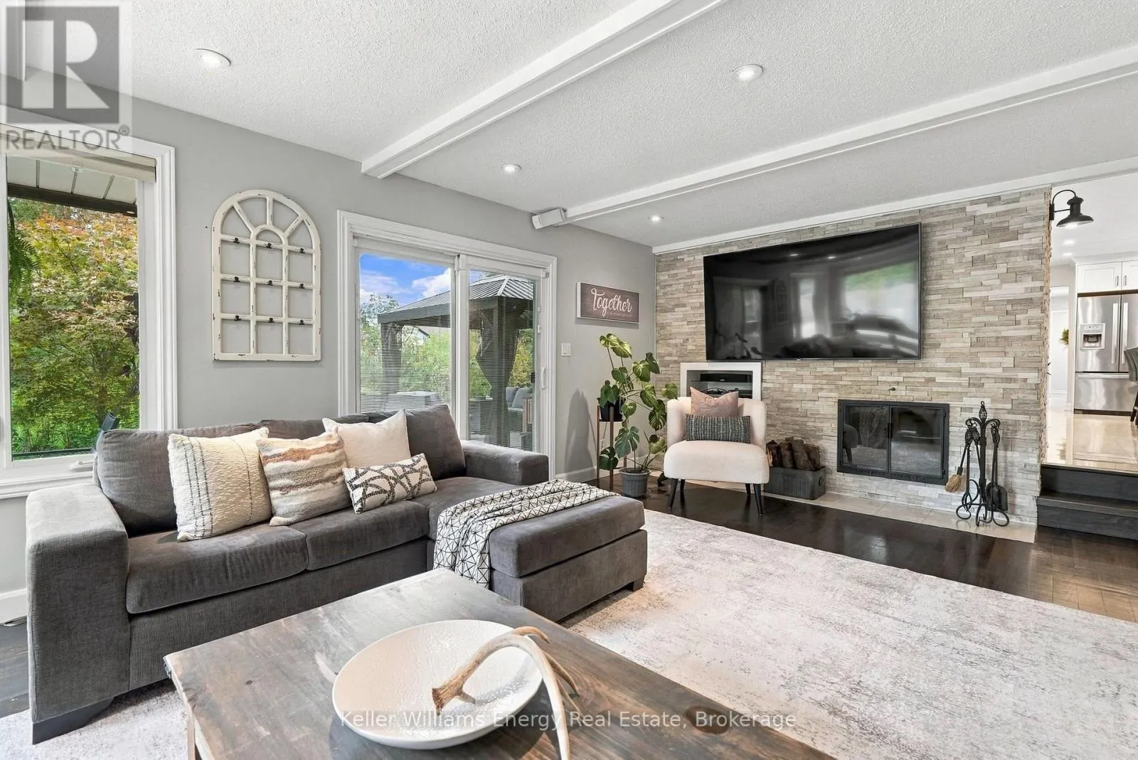950 SWISS HEIGHTS