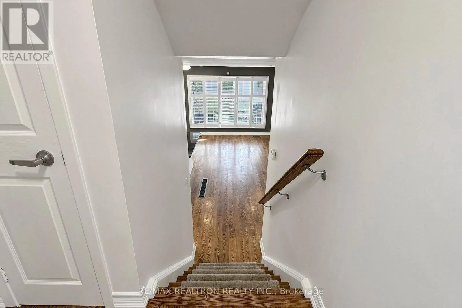 98 THORNCLIFFE STREET