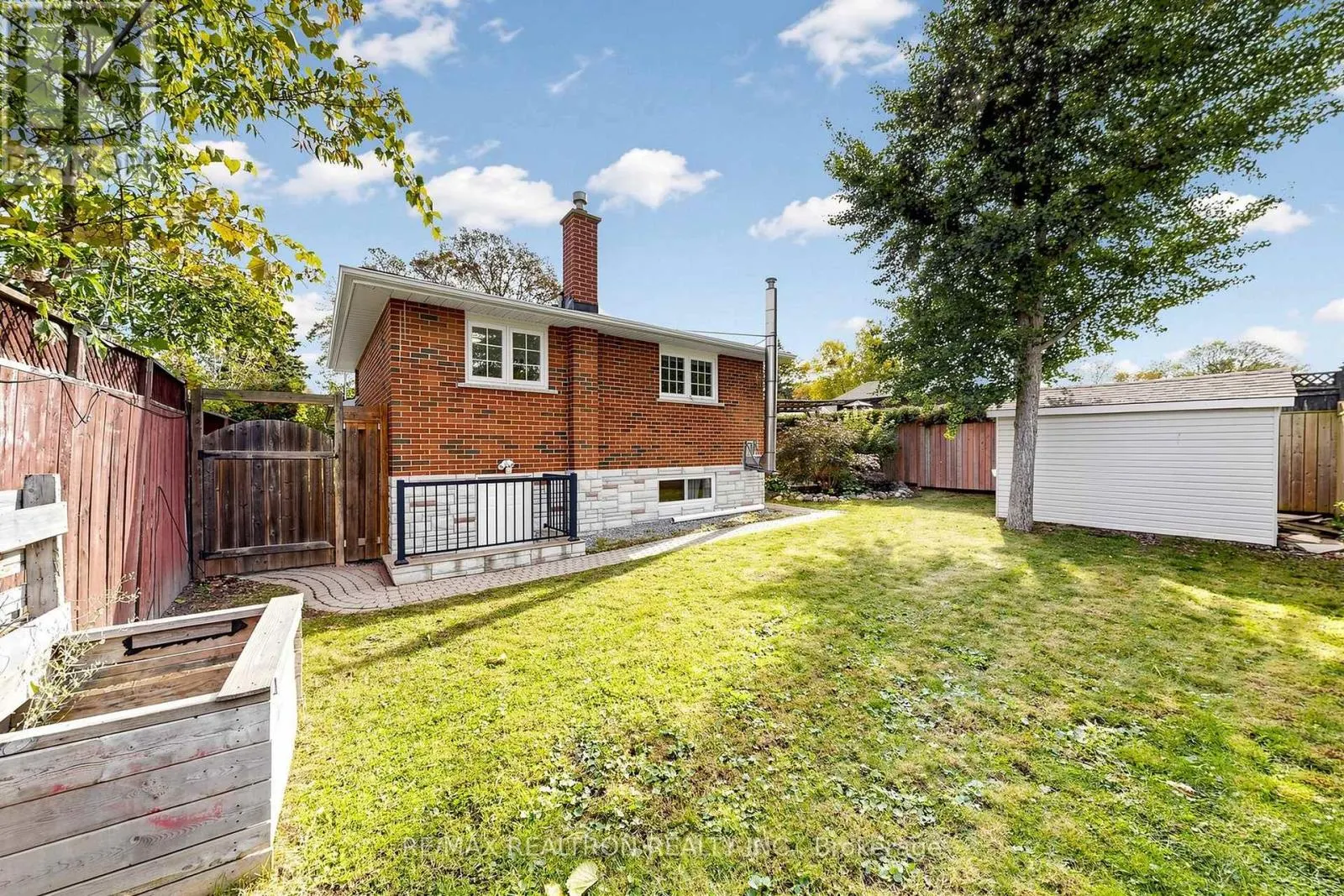 98 THORNCLIFFE STREET
