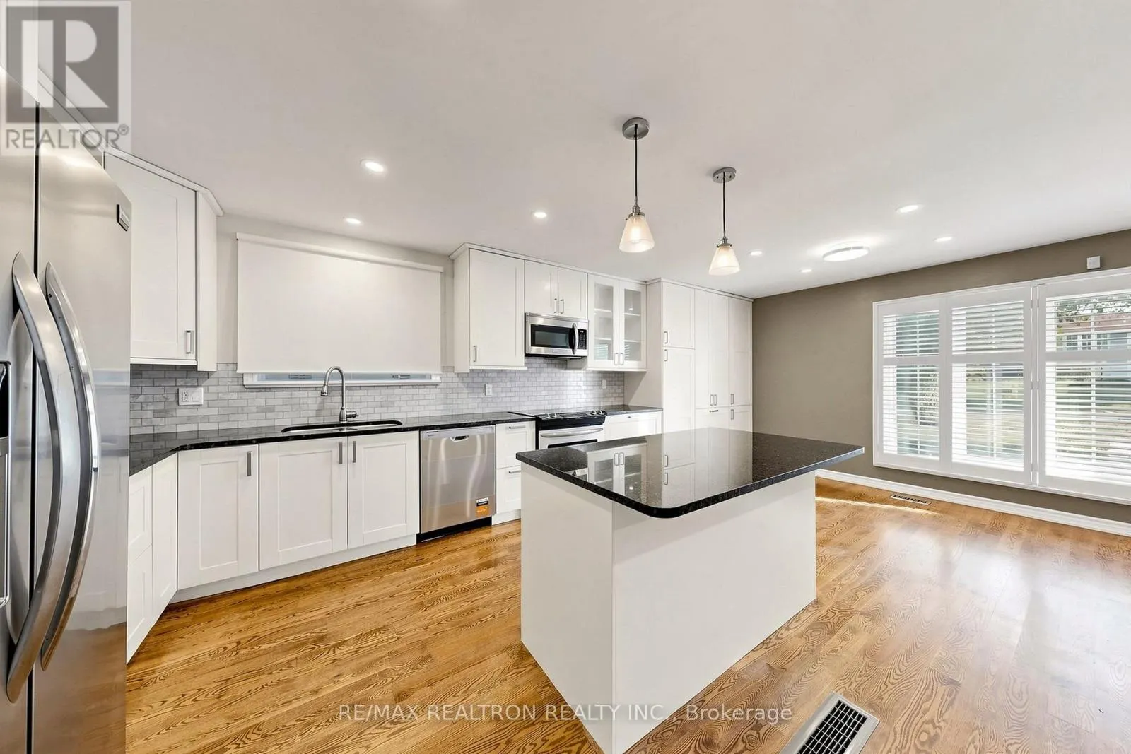 98 THORNCLIFFE STREET