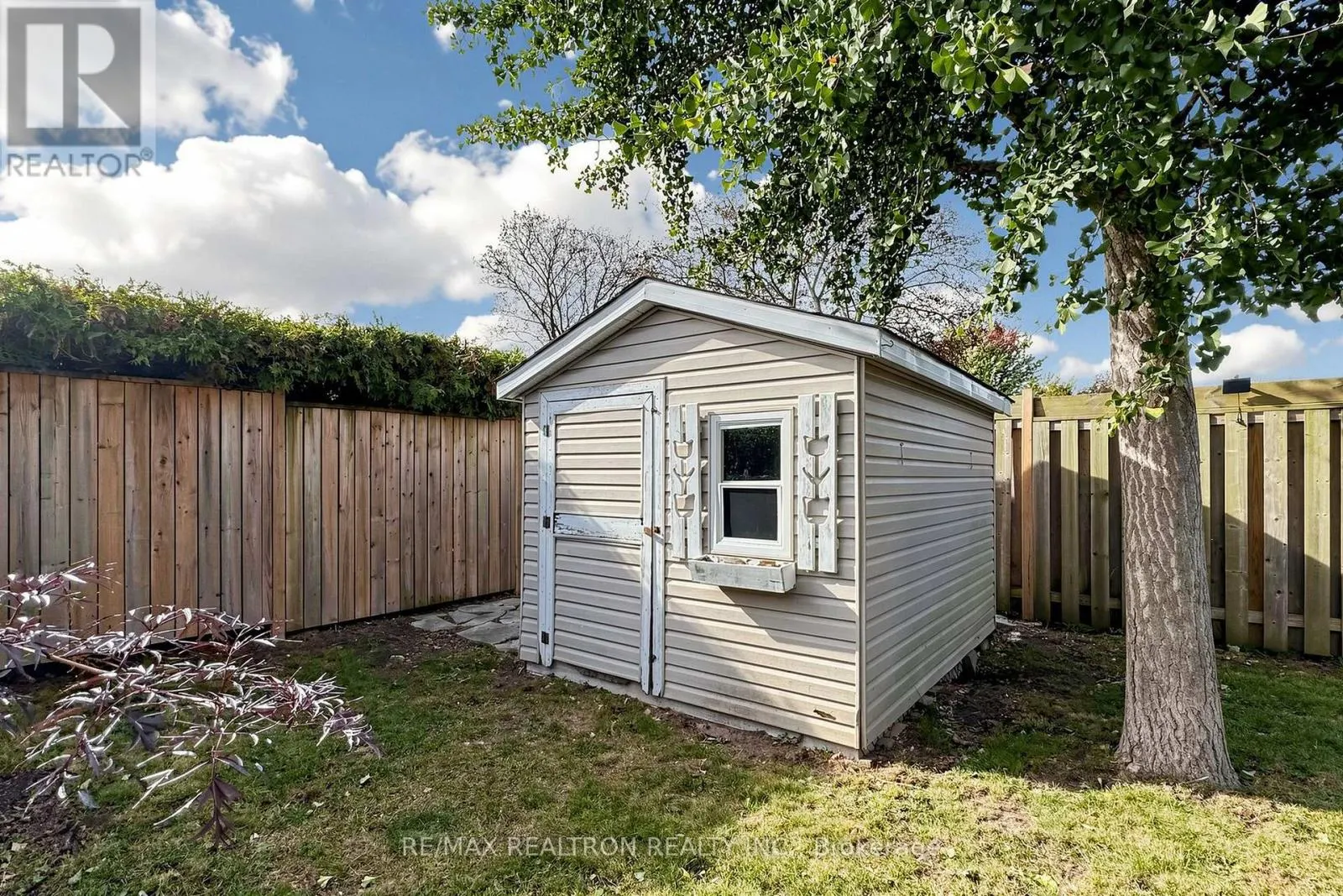 98 THORNCLIFFE STREET