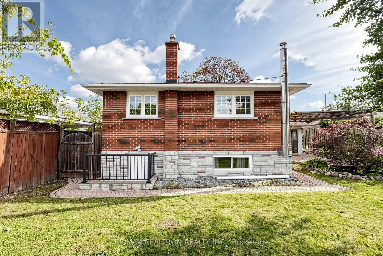 98 THORNCLIFFE STREET