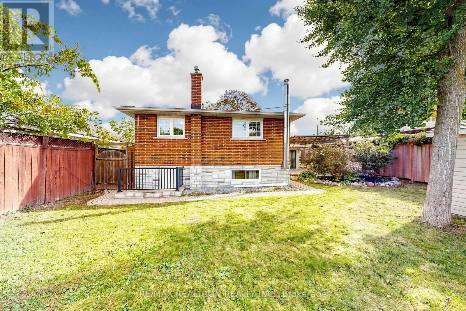 98 THORNCLIFFE STREET