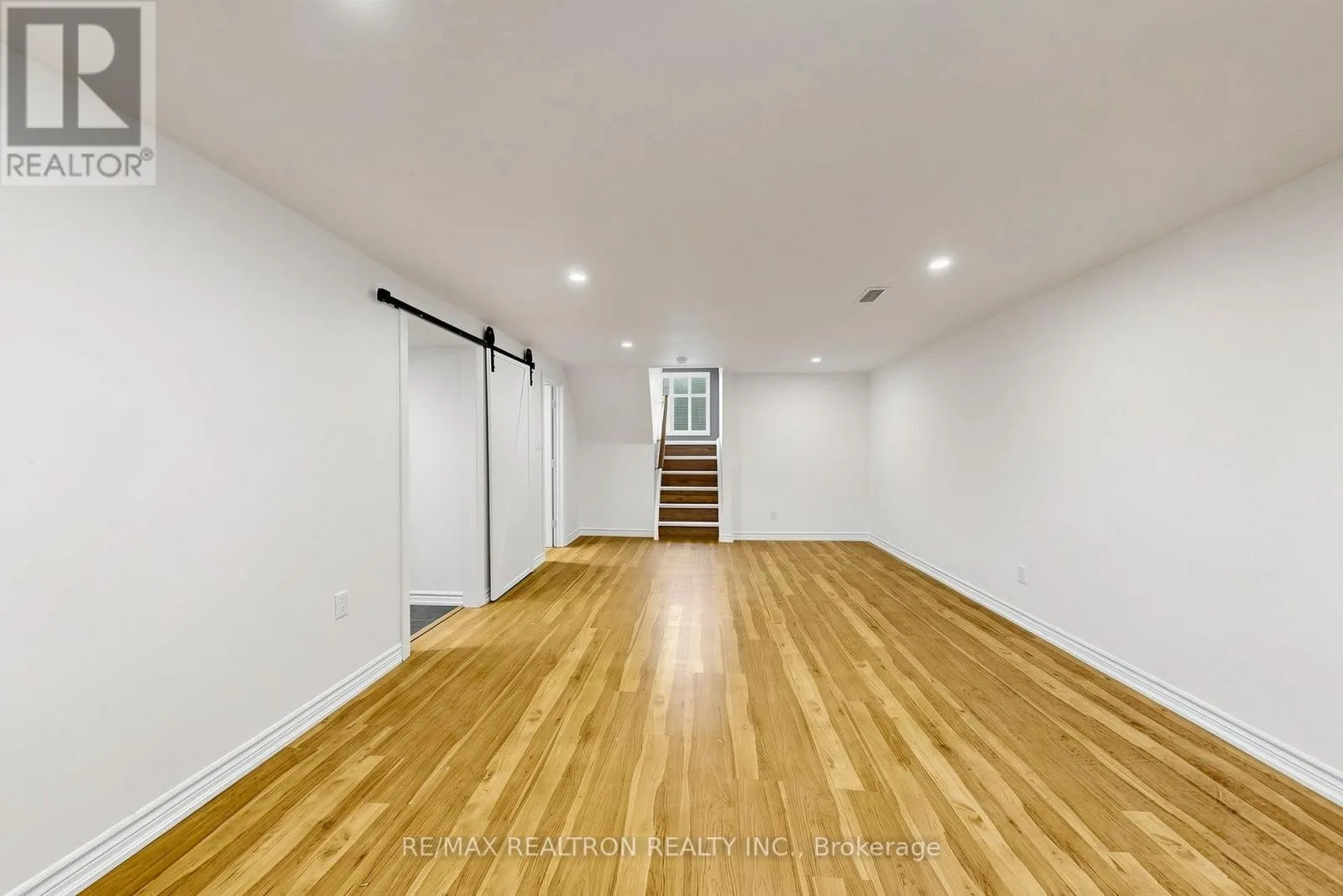 98 THORNCLIFFE STREET