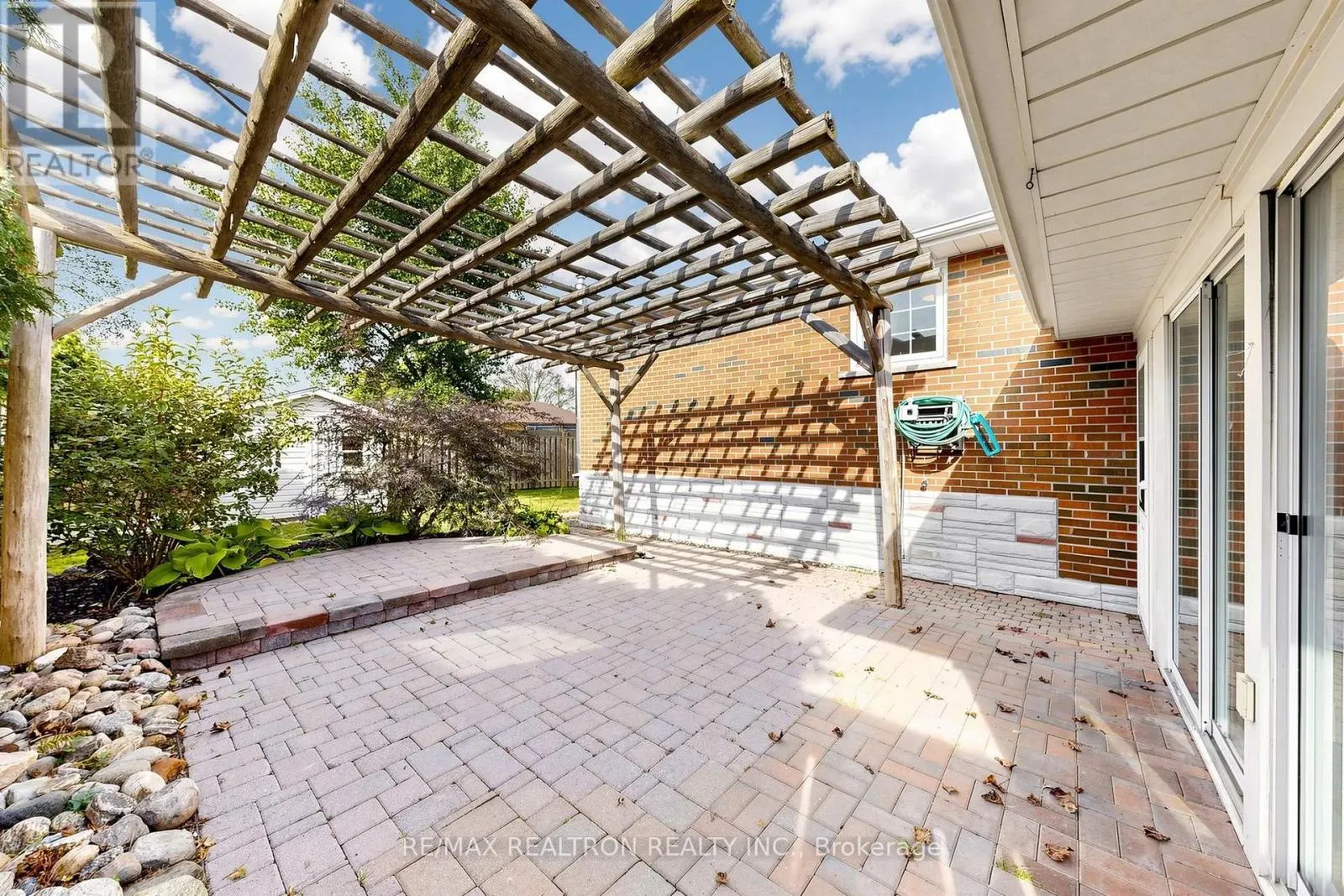 98 THORNCLIFFE STREET