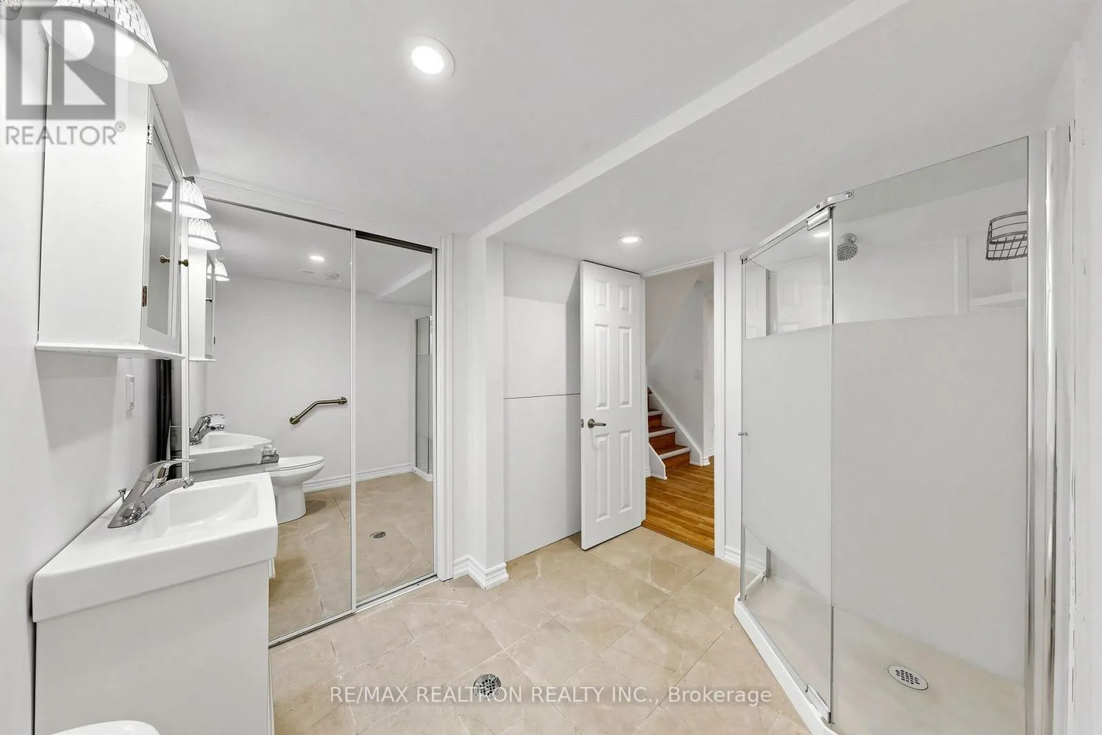 98 THORNCLIFFE STREET