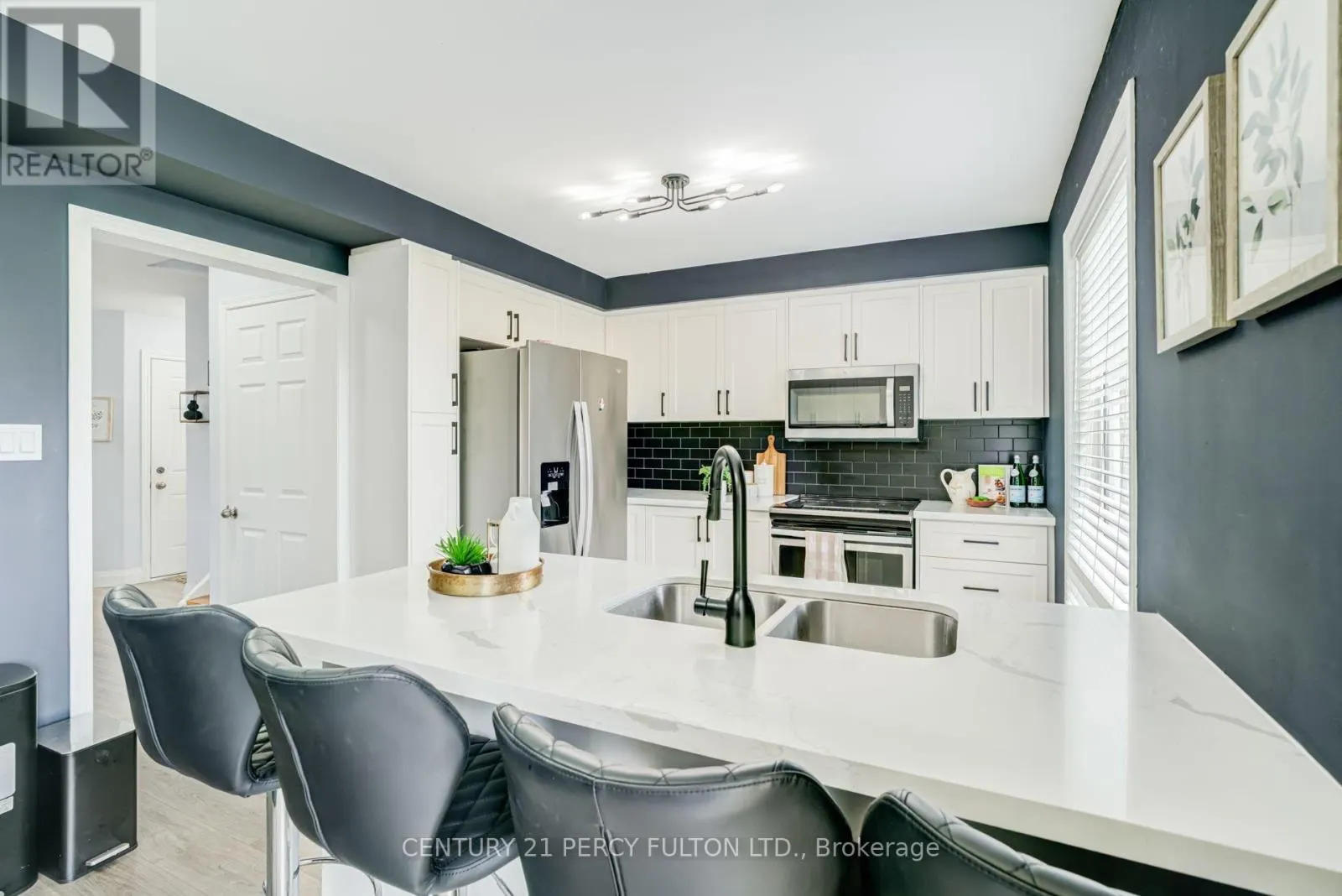 1842 DALHOUSIE CRESCENT