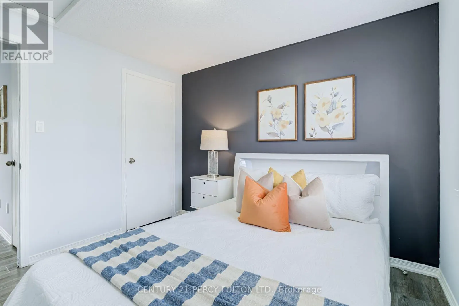 1842 DALHOUSIE CRESCENT