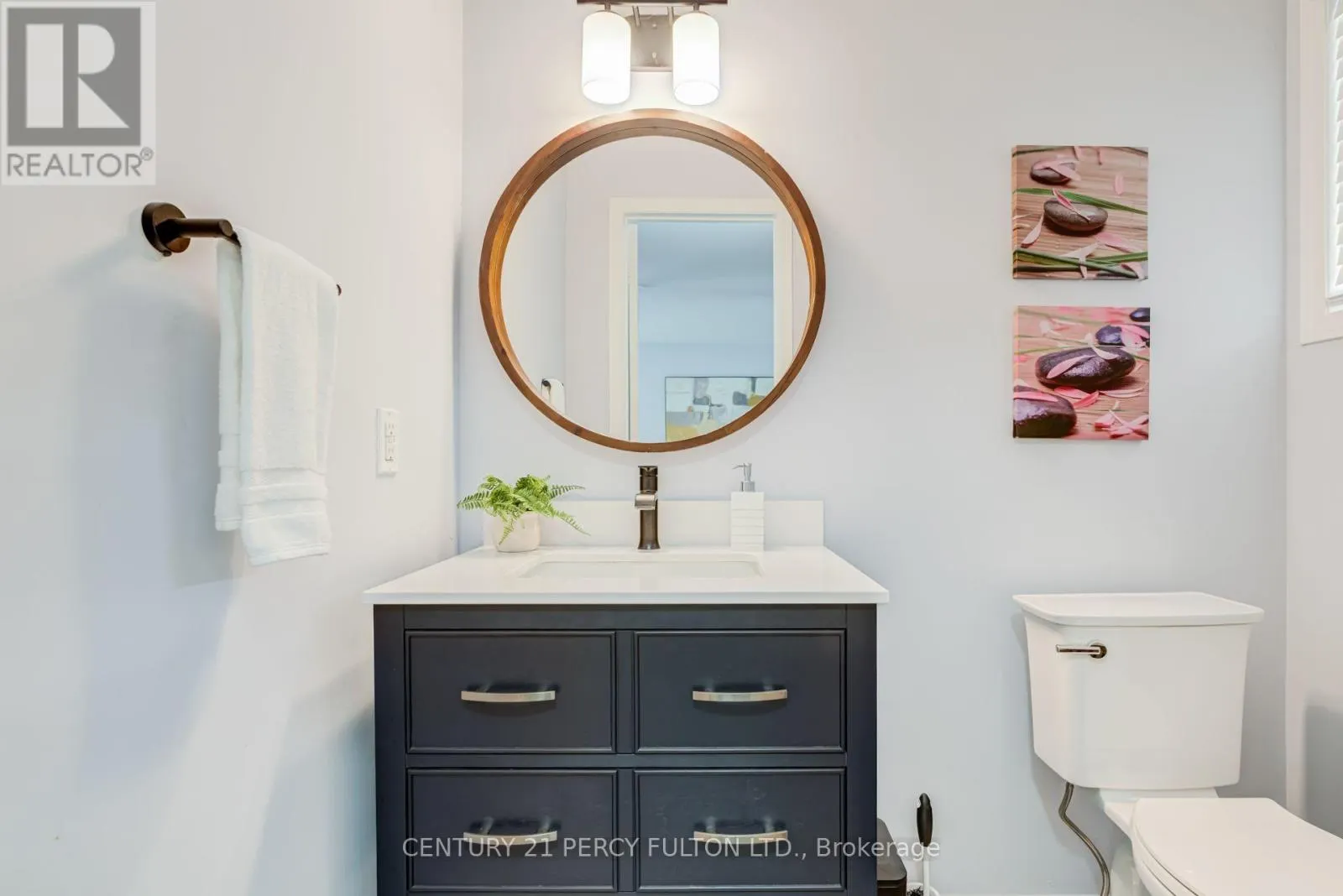 1842 DALHOUSIE CRESCENT