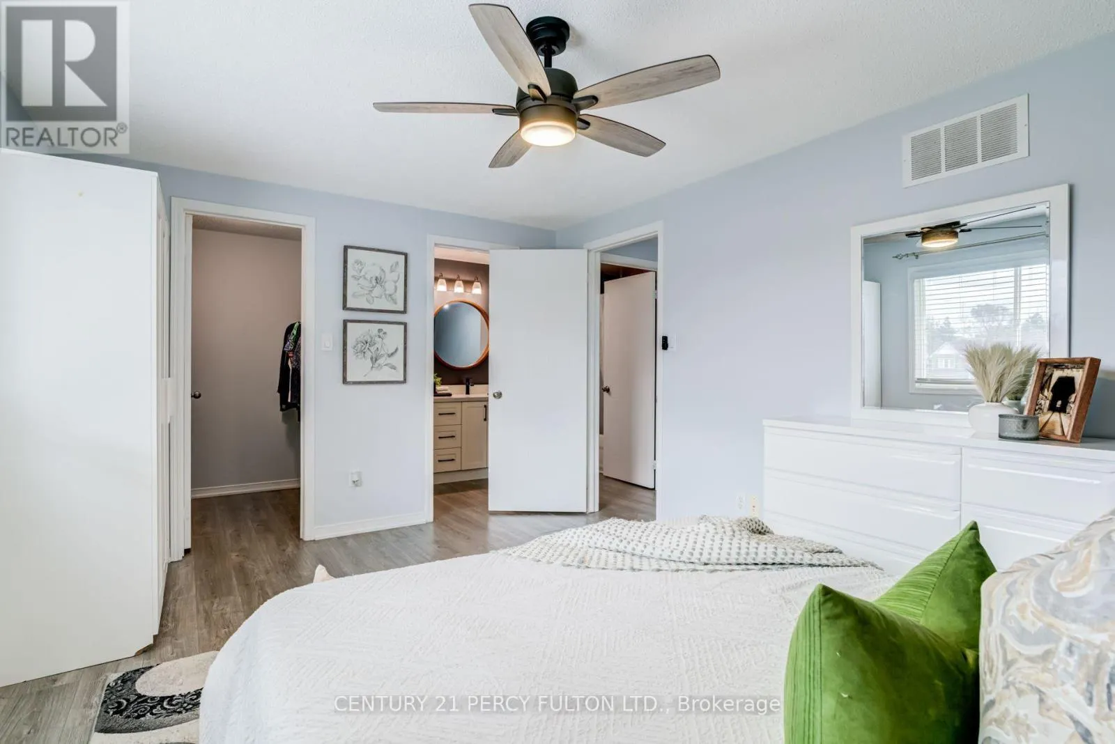1842 DALHOUSIE CRESCENT