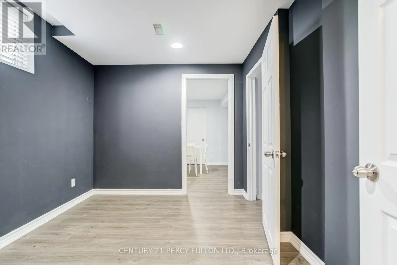 1842 DALHOUSIE CRESCENT